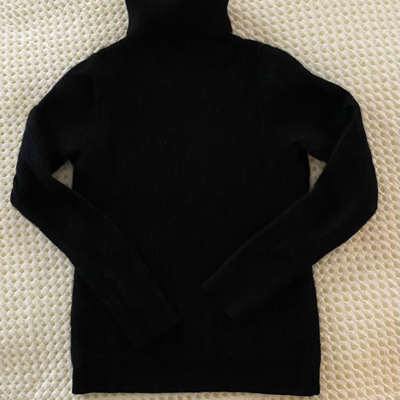 🌲L.L. Bean Women’s Cashmere Turtle Neck🌲 - Picture 4 of 4